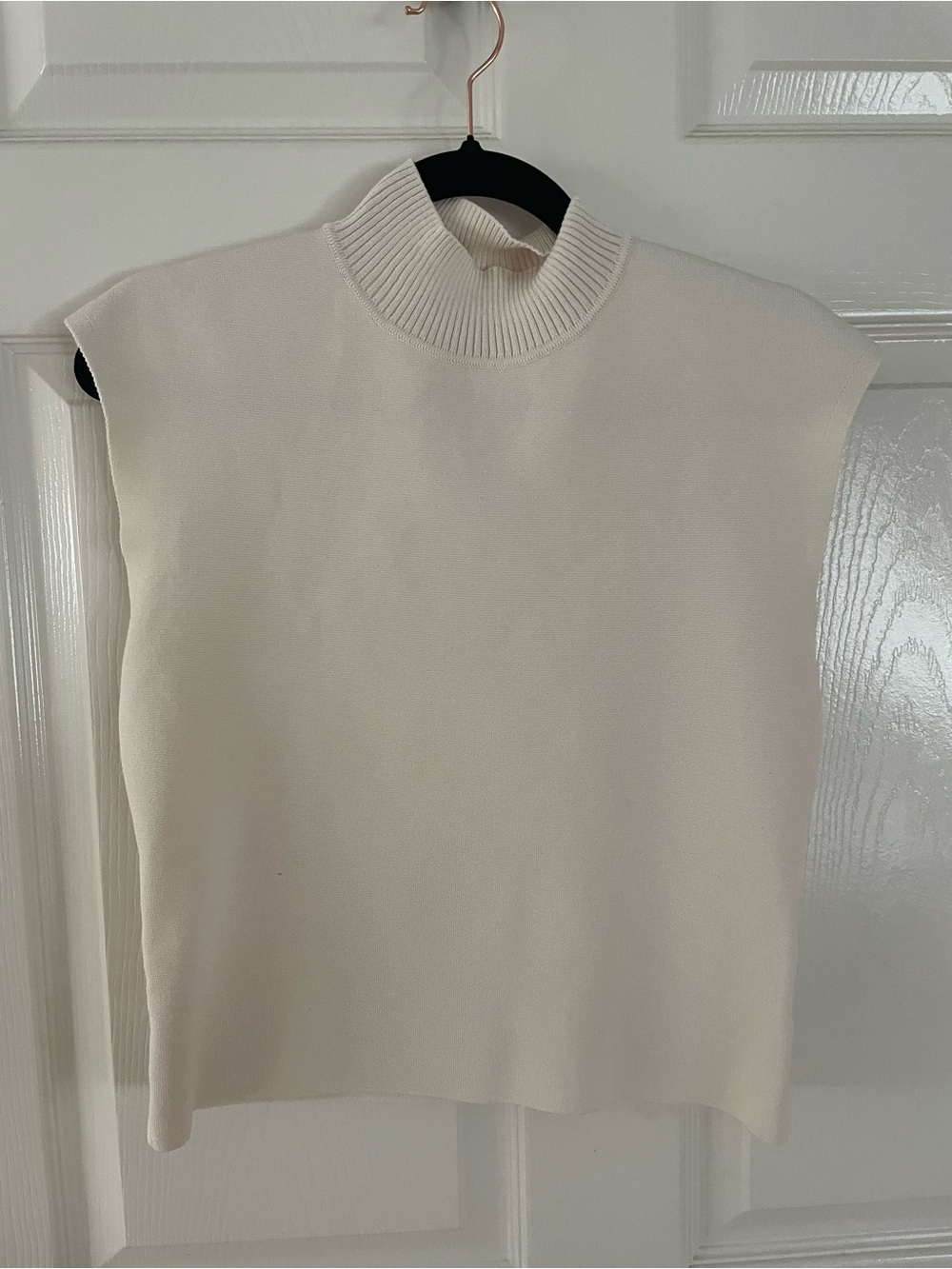 Express Sleeveless Mock Neck Knit Top - Cream